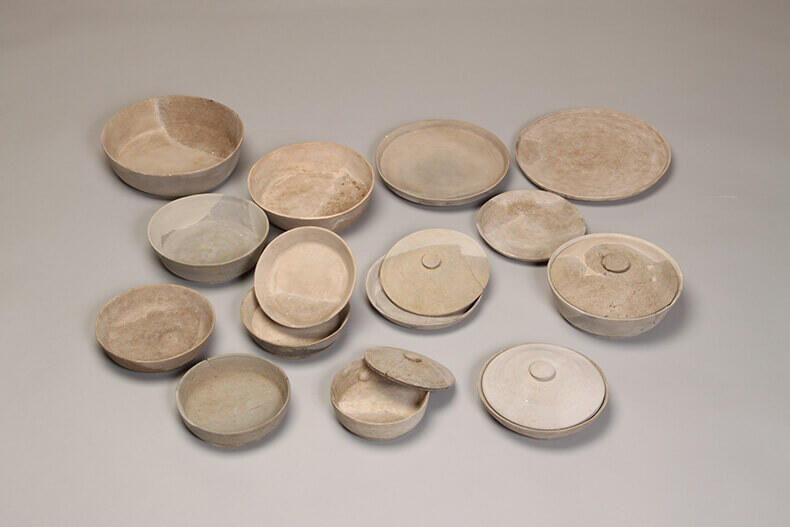 須恵器(すえき)の画像